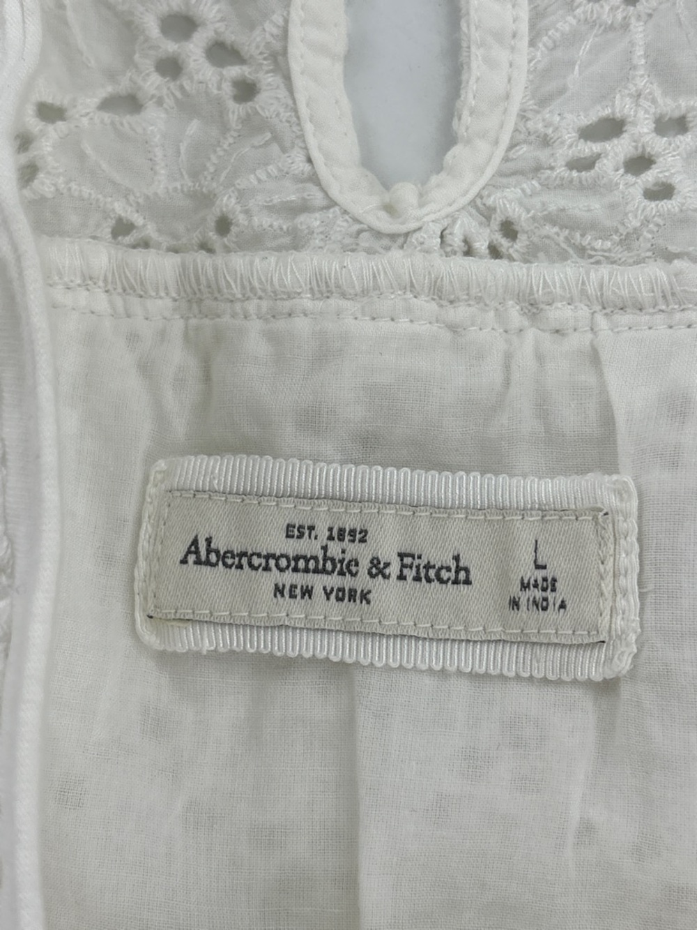 Abercrombie & Fitch White Eyelet Lace Sleeveless Top - Picture 3 of 7